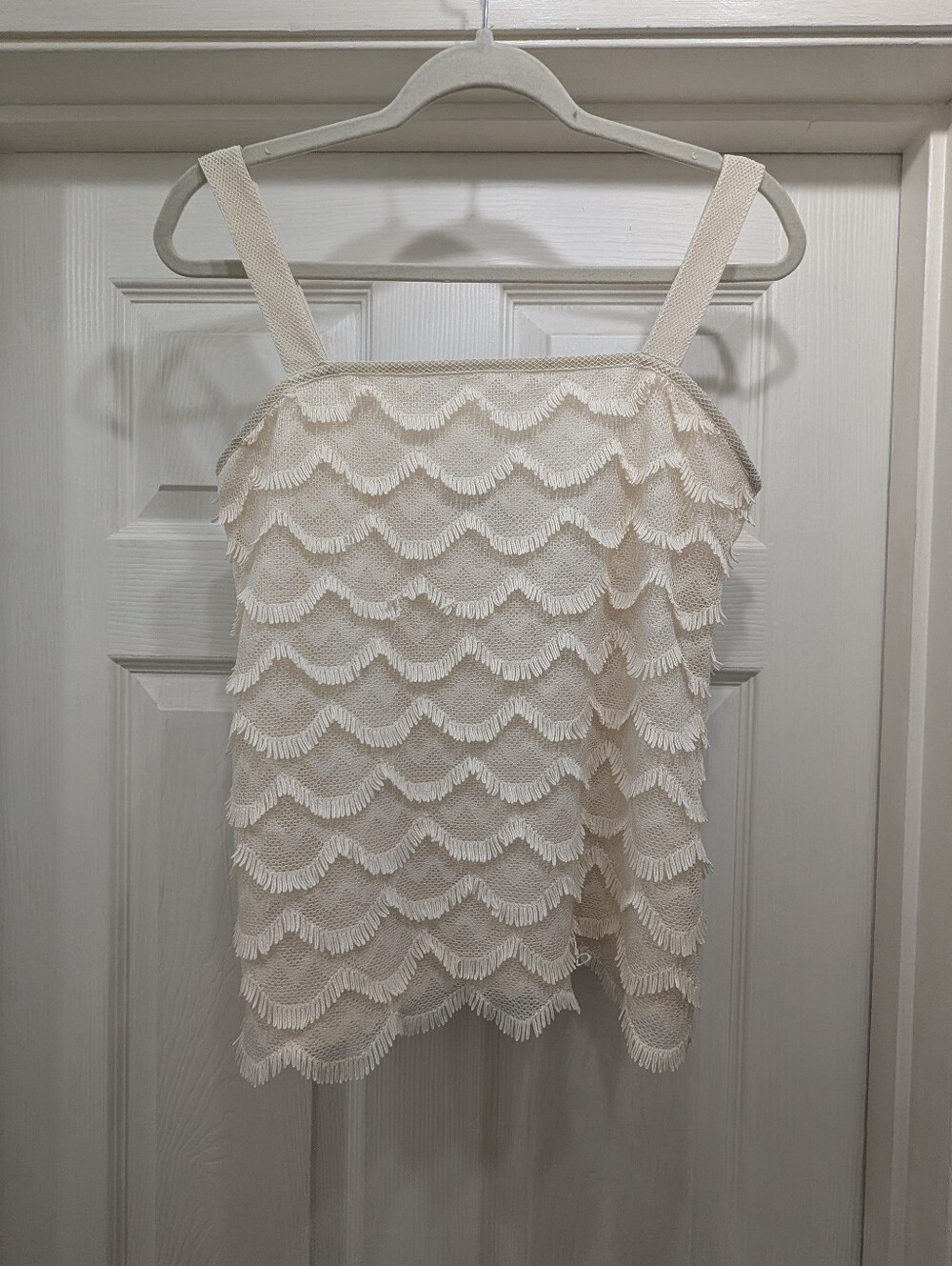Ann Taylor Cream Tiered Lace Fringe Cami Size Medium